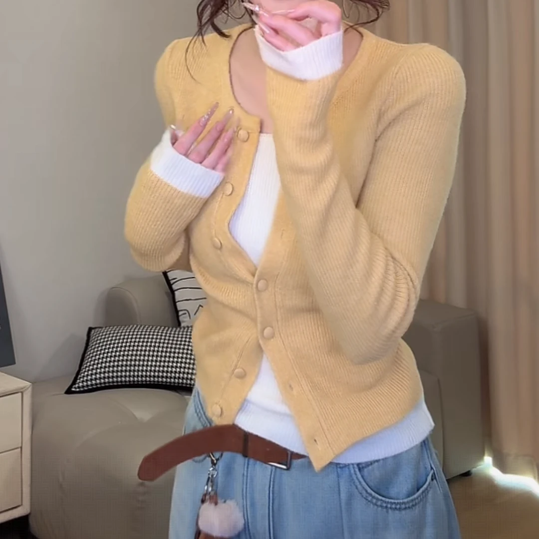 时尚设计感拼色针织显瘦假两件上衣女秋冬新款圆领网红长袖毛衣