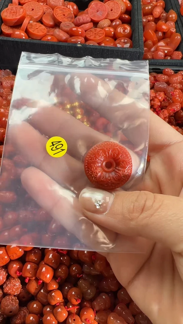 【闪购商品】南红玛瑙颈饰未镶嵌1