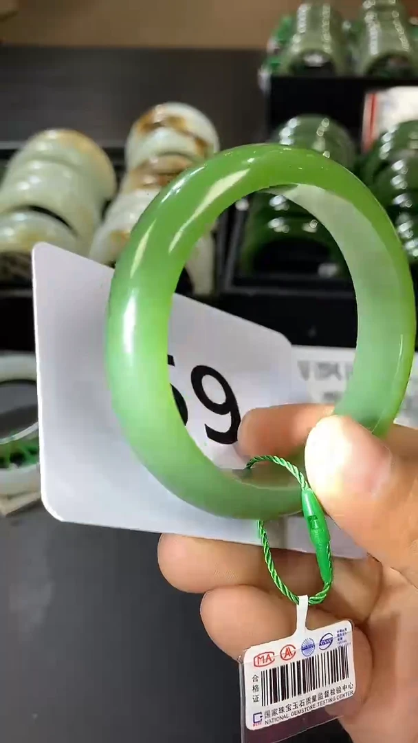 【闪购商品】和田玉碧玉手镯59+未镶嵌一个