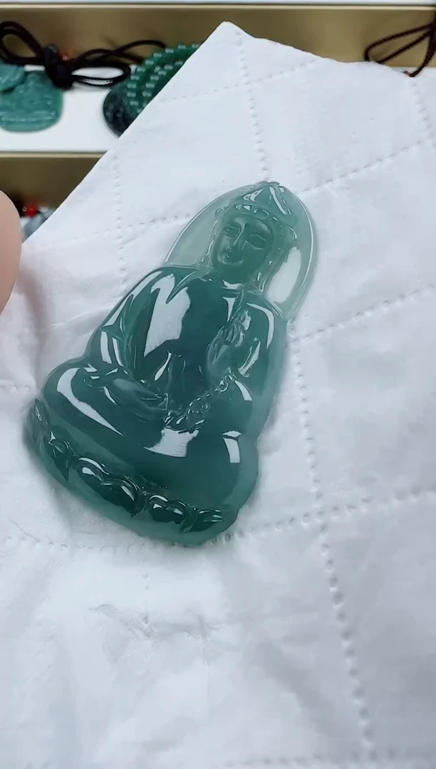 翡翠未镶嵌颈饰素衣多样性发货随机一件发货
