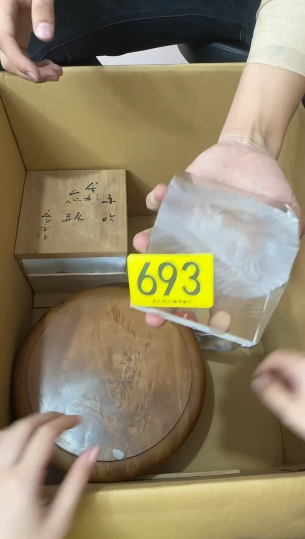 其他8****8693...中古产品谨慎参拍