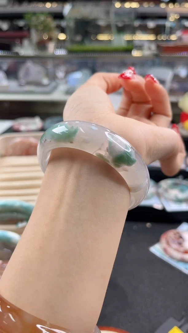 未镶嵌手镯石英质玉六*六圈口（赠品镯心）