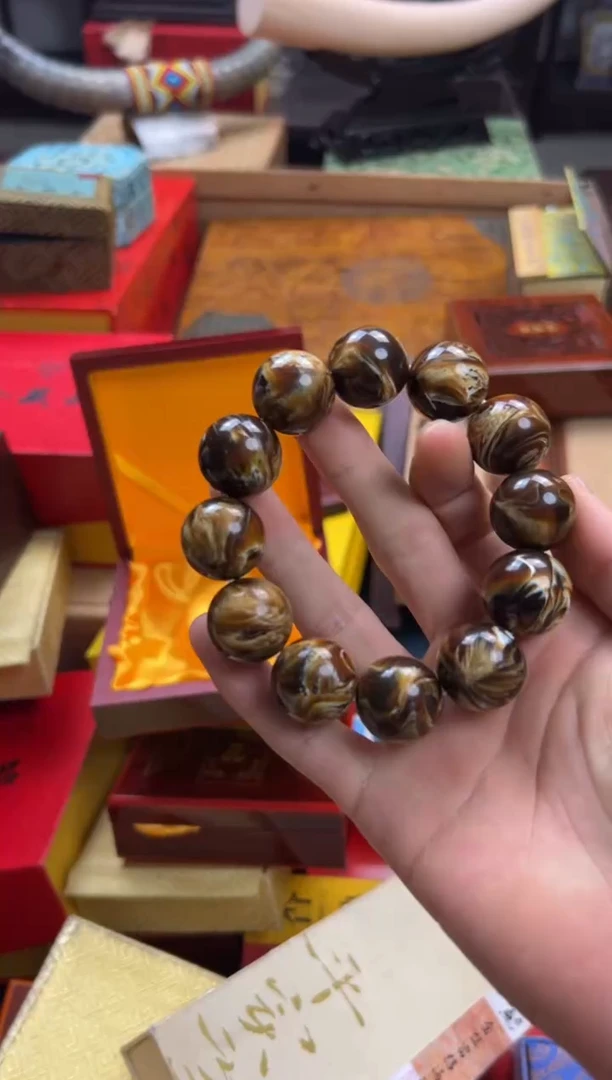 【闪购商品】琥珀裸石未镶嵌———————————根珀