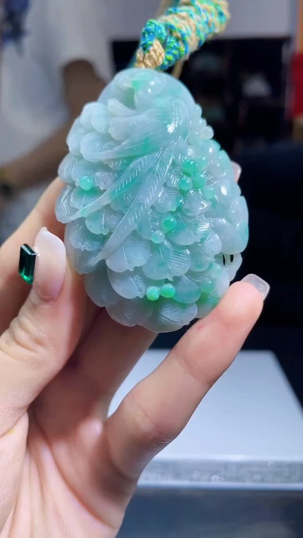 【闪购商品】翡翠吊坠(不含链)未镶嵌E33
