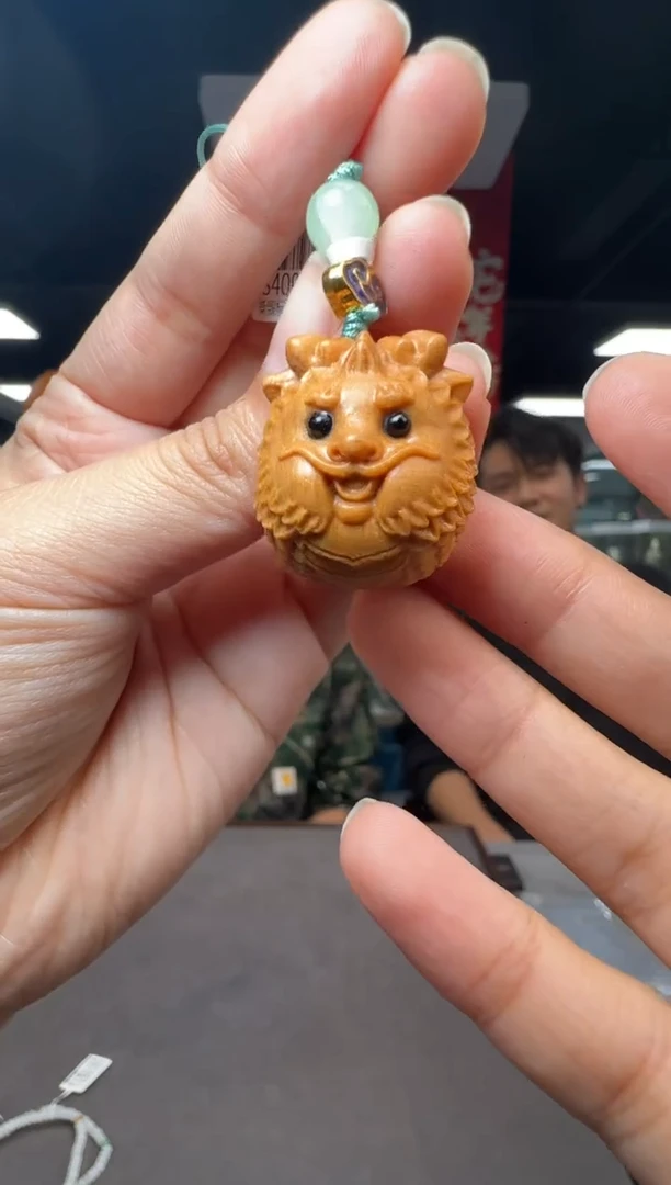 【闪购商品】非洲檀香无事牌檀木雕刻可爱龙宝宝手机包包挂