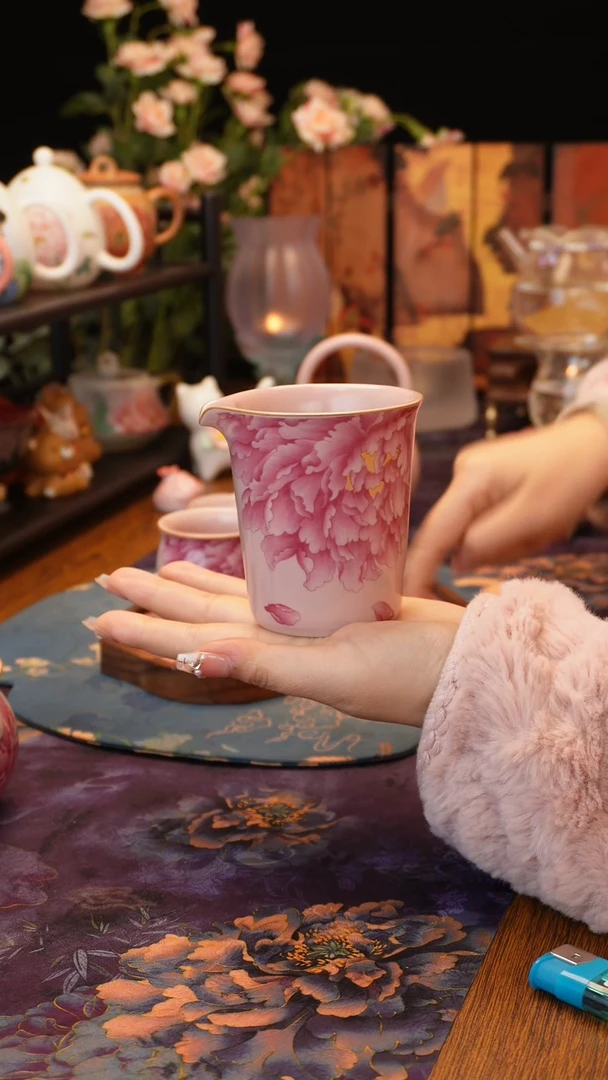 【闪购商品】粉汝牡丹公道杯·····