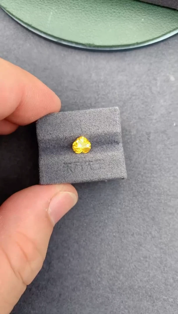 裸石彩色蓝宝石1ct 黄色蓝宝石 定制