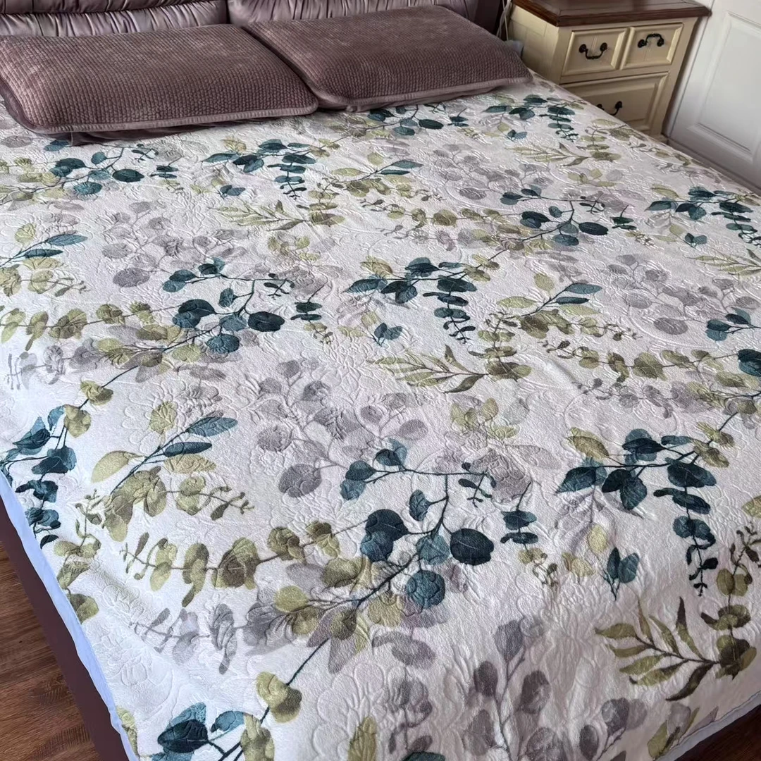 多功能牛奶绒压花床单盖榻榻米可水洗