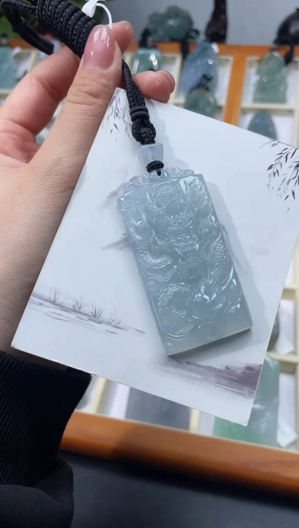 颈饰未镶嵌翡翠龙