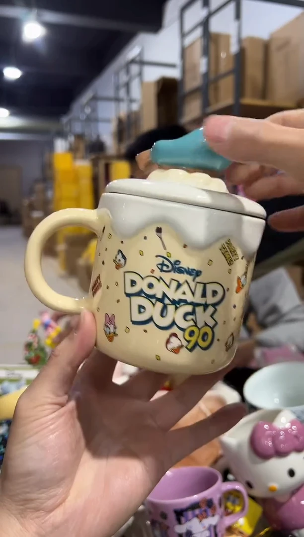 【闪购商品】杯原盒90周年唐老鸭带盖杯