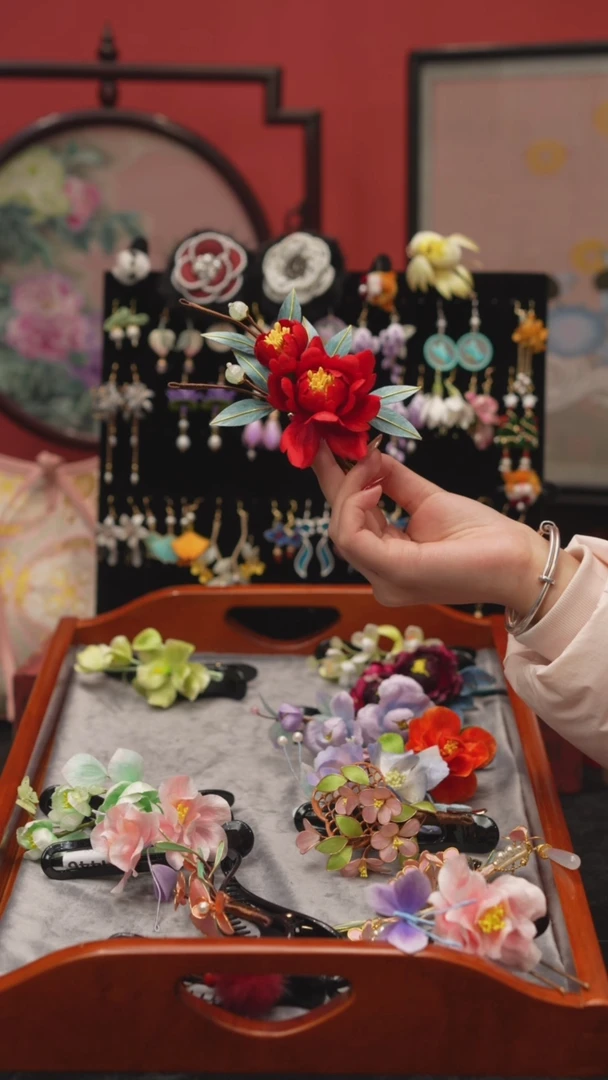 刺绣非遗绒花手工饰品