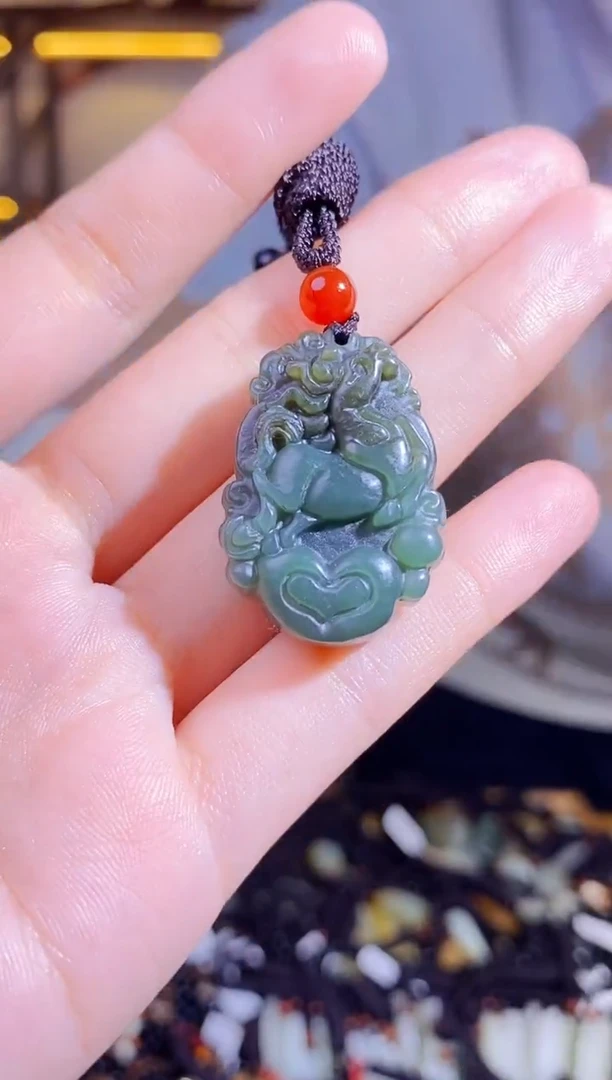 颈饰未镶嵌和田玉1