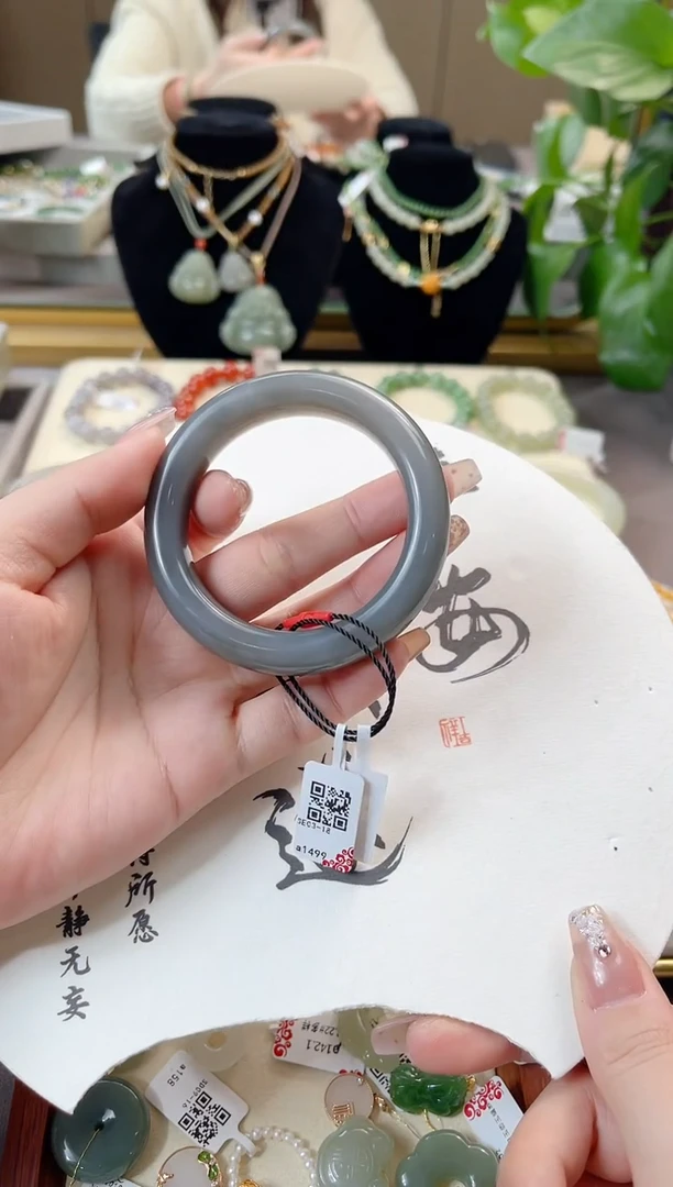 【闪购商品】和田玉手镯未镶嵌cs
