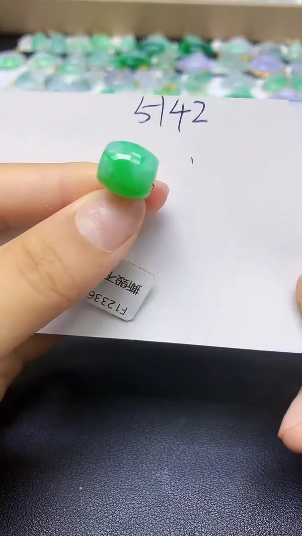 翡翠未镶嵌颈饰 天然缅甸翡翠A货
