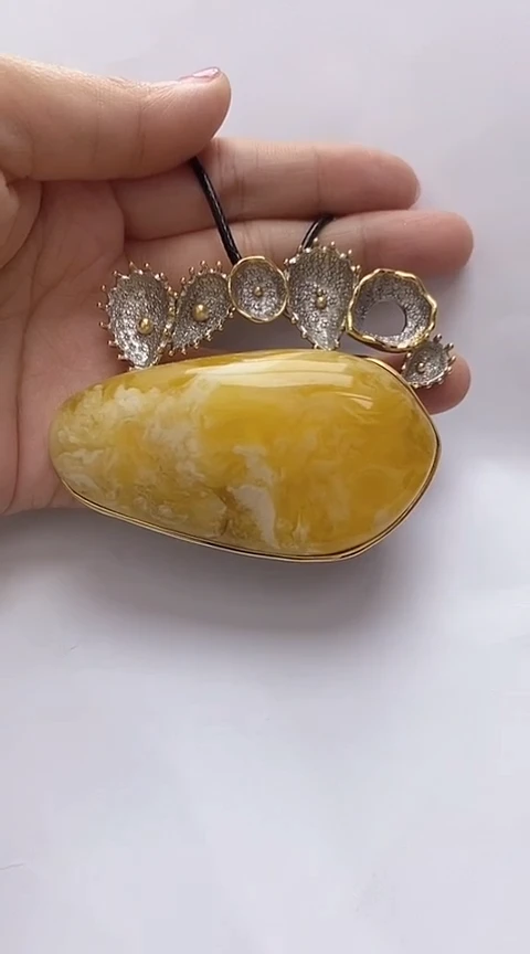 【闪购商品】琥珀裸石银S925镶嵌蜜蜡吊坠