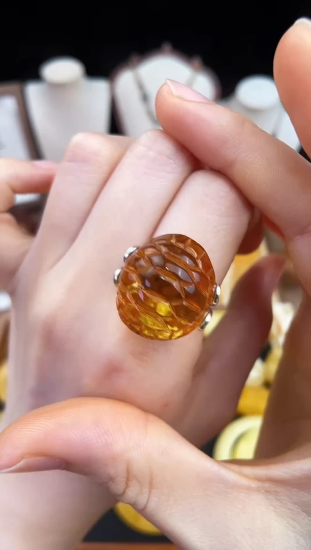 琥珀未镶嵌珠宝奇石柒月