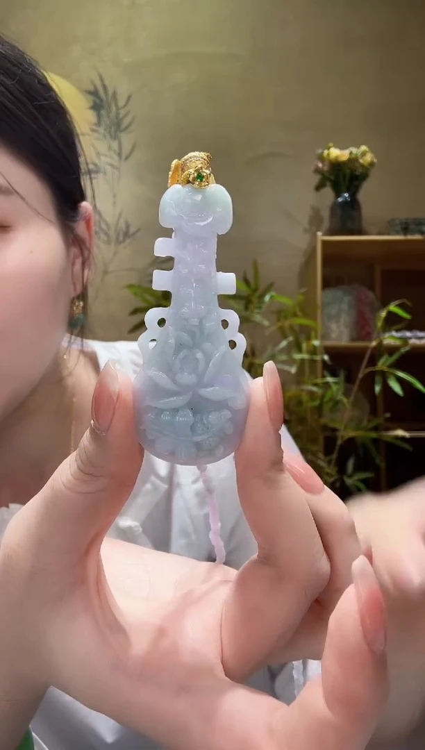 翡翠未镶嵌颈饰吊坠
