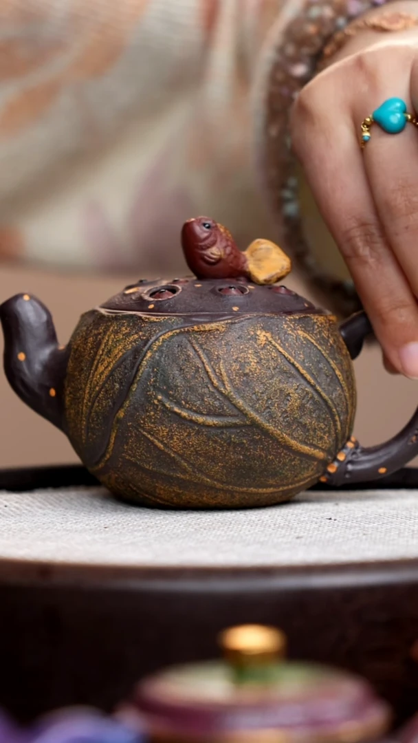 茶壶紫砂紫泥金鱼莲子一粒珠