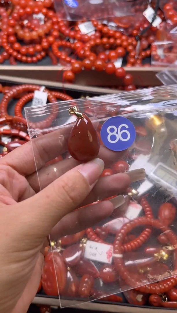 南红玛瑙未镶嵌珠宝奇石86