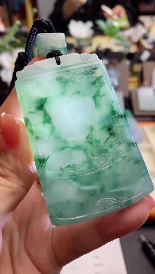 翡翠未镶嵌颈饰缅甸天然翡翠