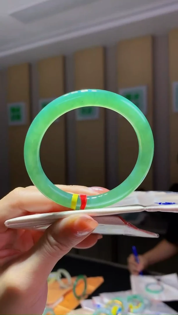 未镶嵌手镯翡翠-F85 圈口 54.7