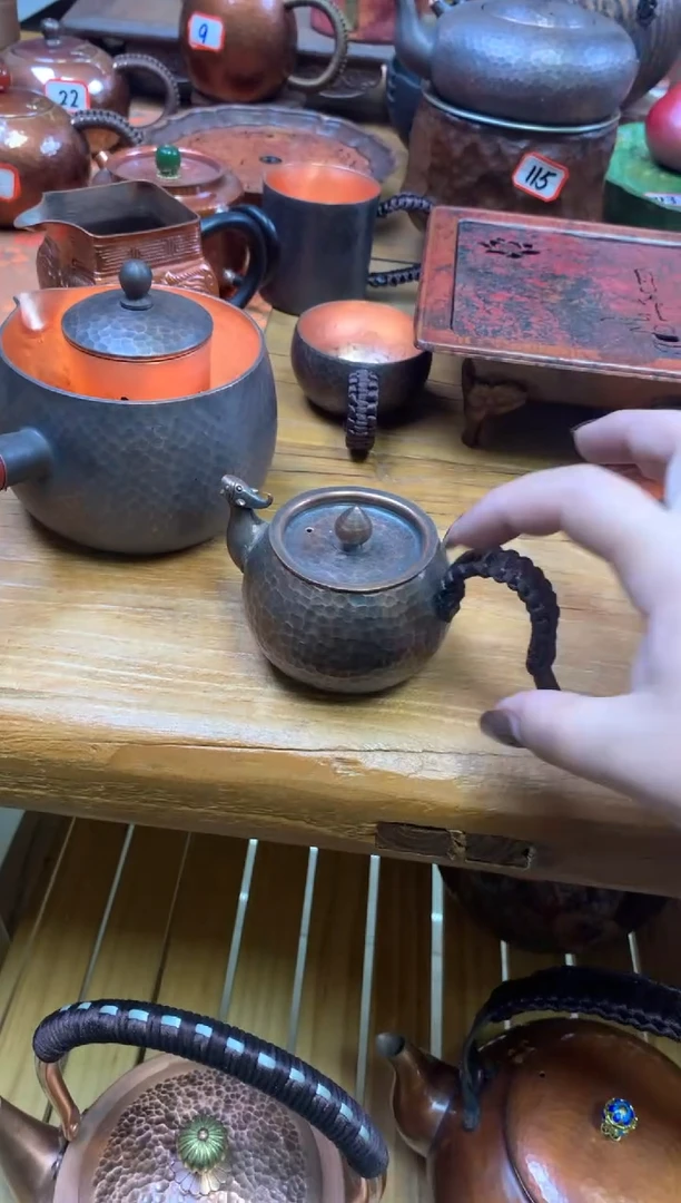 紫铜做旧瑞兽嘴小闷泡壶