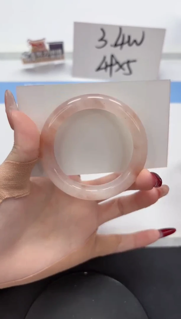 【闪购商品】石英质玉手镯未镶嵌A82-52.2