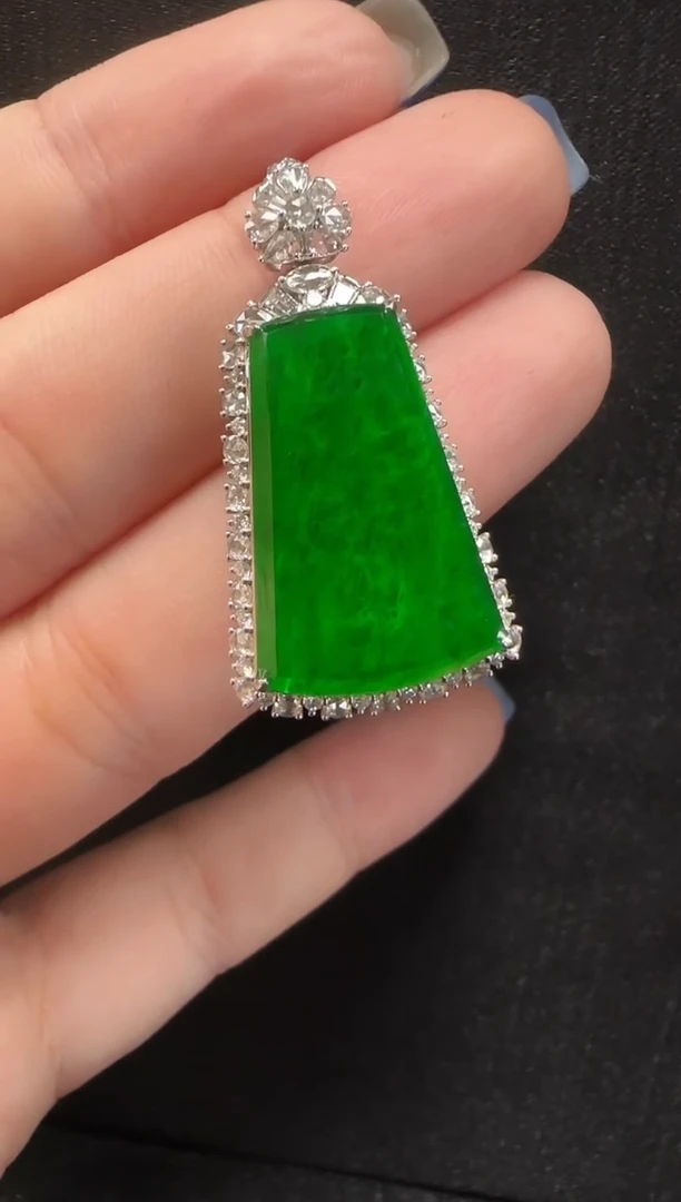 颈饰18K金镶嵌翡翠629无事牌一个