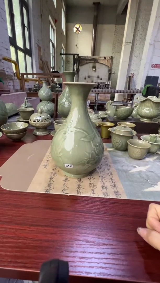微瑕耀州窑喜上眉梢玉壶春012