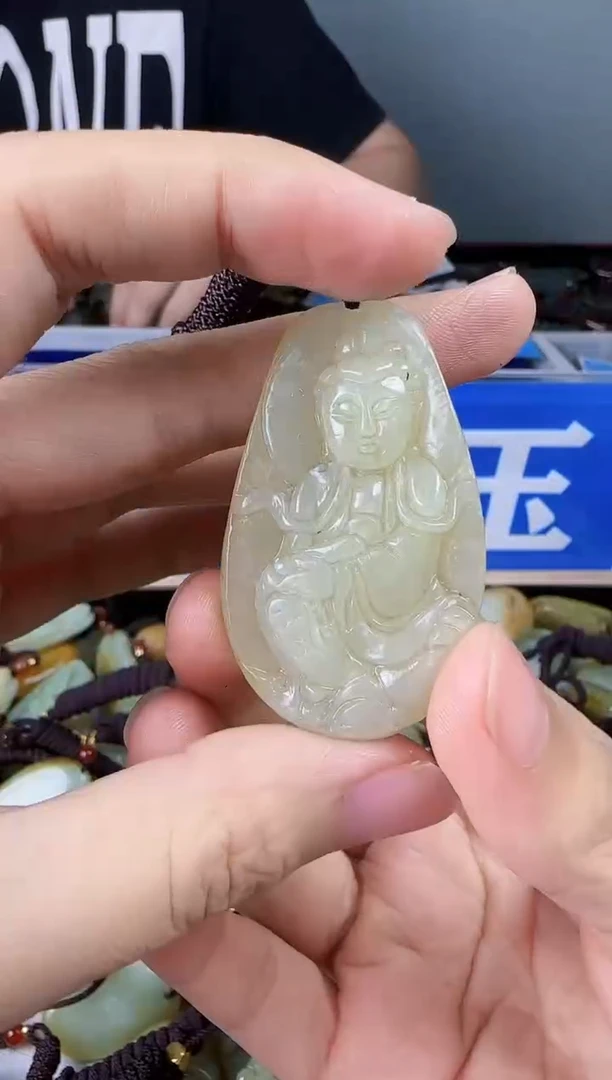 和田玉未镶嵌颈饰1