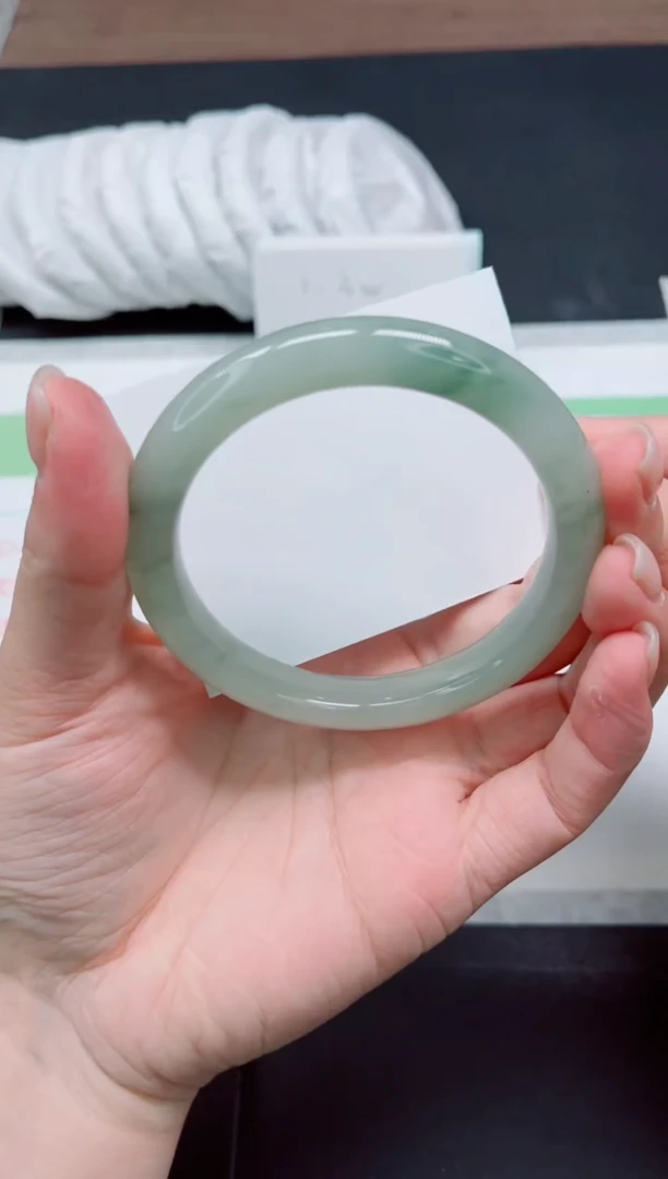 【闪购商品】石英质玉手镯未镶嵌K249-60.1