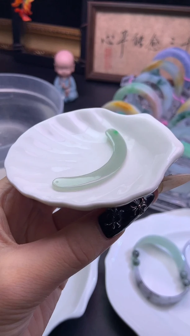 未镶嵌挂件翡翠静****）玉璜