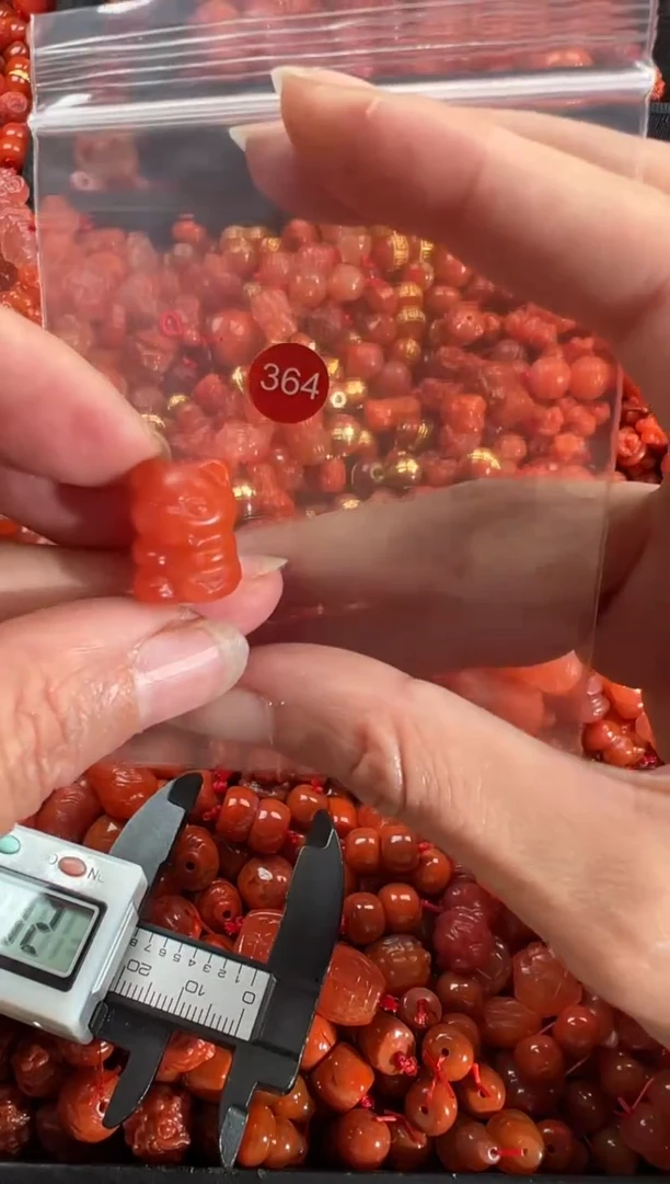 【闪购商品】南红玛瑙颈饰未镶嵌1