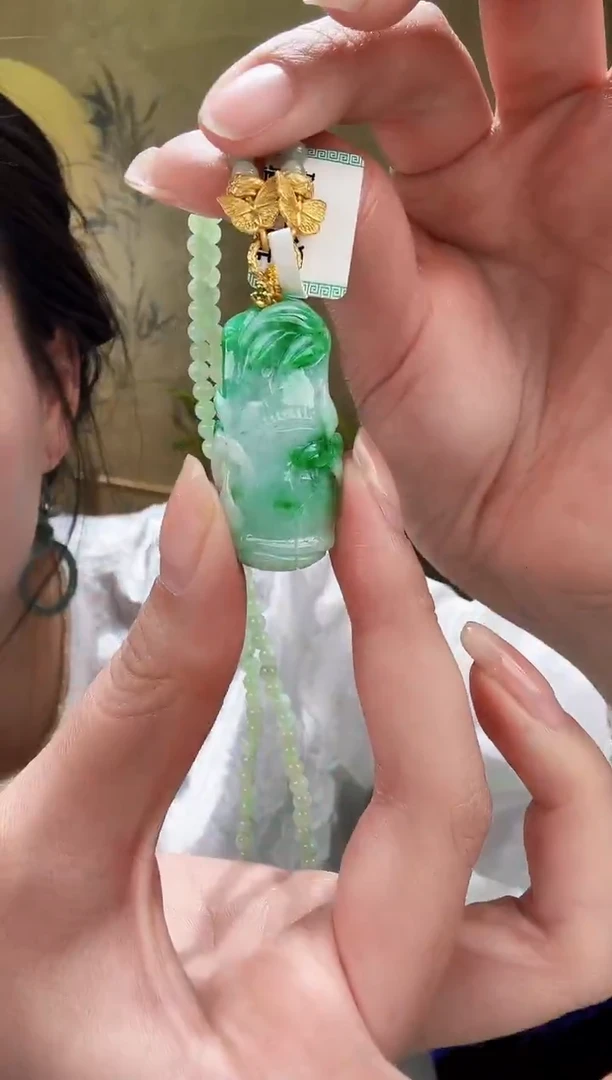 颈饰未镶嵌翡翠吊坠