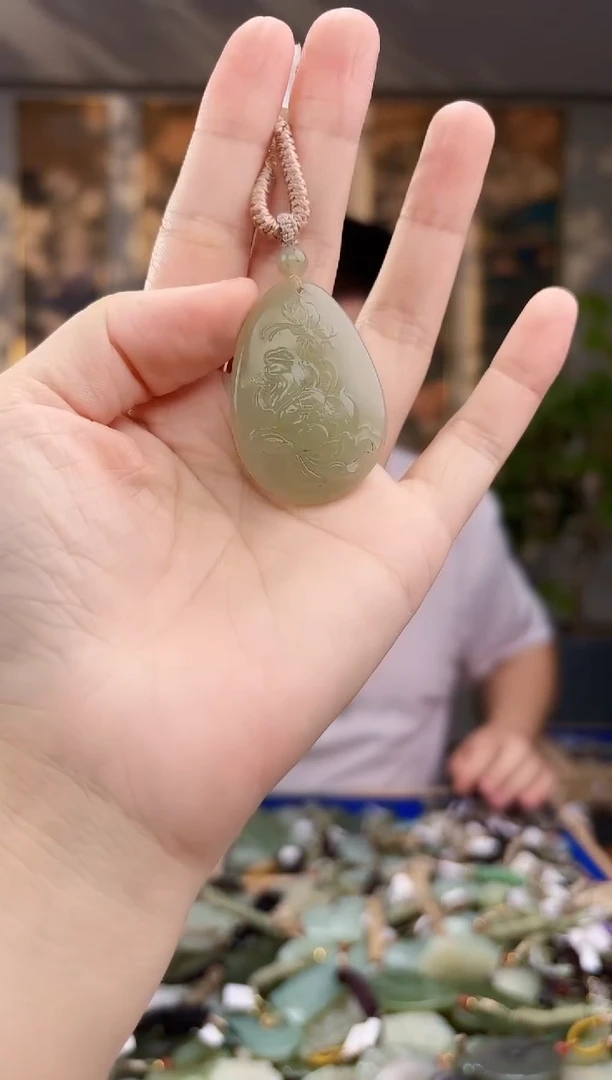 和田玉未镶嵌挂件拍一发一