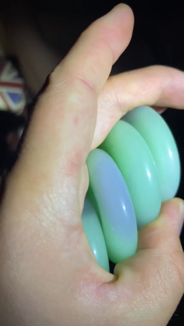 和田玉未镶嵌颈饰俏色平安扣1件随机发