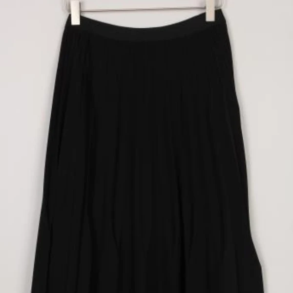 朵以2025春季新款半身裙小黑裙百褶裙长裙39DC647009