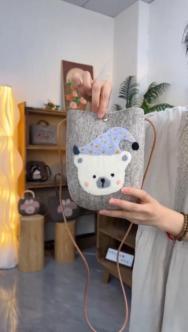 羊毛非遗纯手工 羊毛毡包包