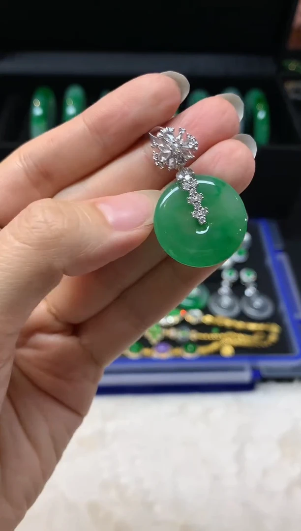 吊坠(不含链)18K金镶嵌翡翠W470|28000