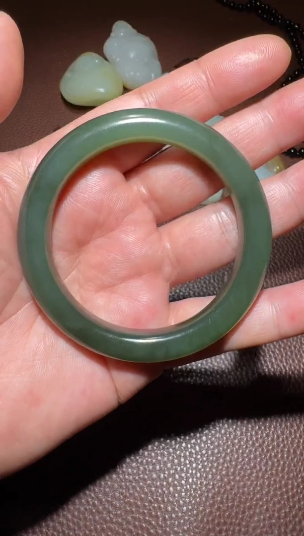 【闪购商品】和田玉手镯未镶嵌和田玉