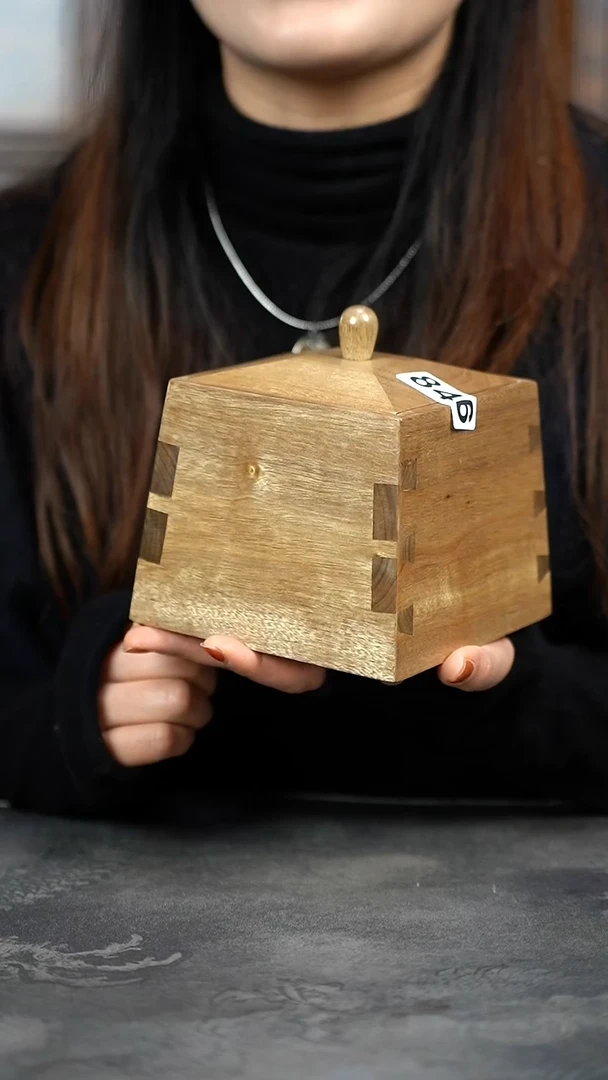 【闪购商品】金丝楠木艺拆房老料精工坚果盒846