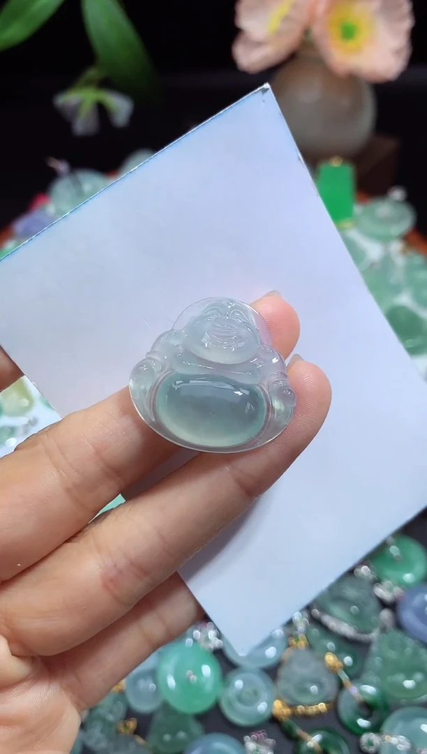 翡翠未镶嵌颈饰佛公