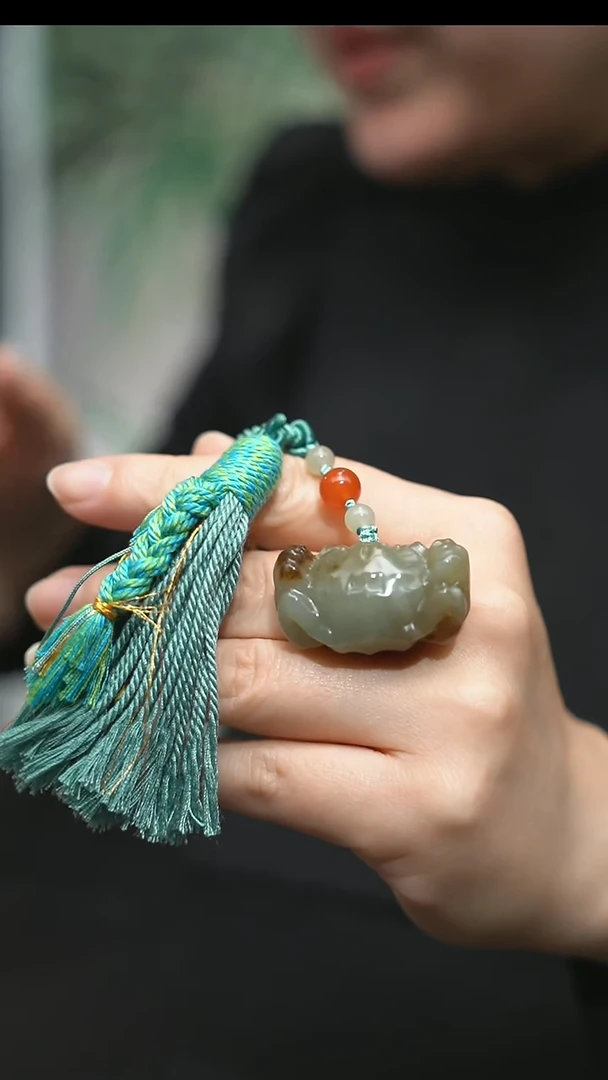 颈饰未镶嵌和田玉螃蟹