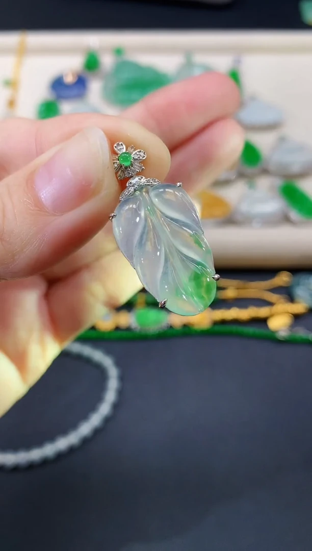 翡翠18K金镶嵌吊坠(不含链)叶子|6500