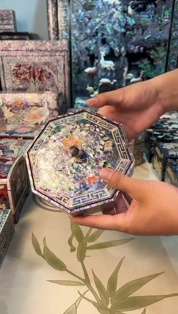 样品红底全满螺·弘贝雅螺钿漆器文化馆