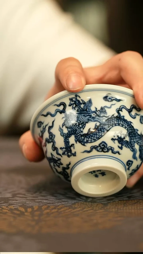 垂虹慕古双龙纹压手