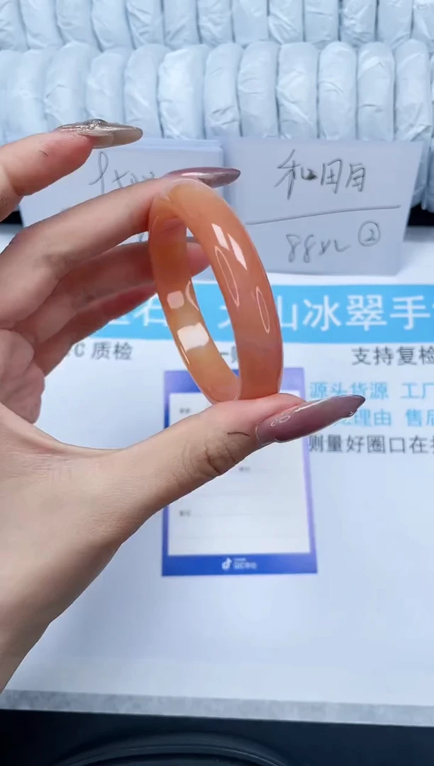 【闪购商品】石英质玉手镯未镶嵌161-53.1