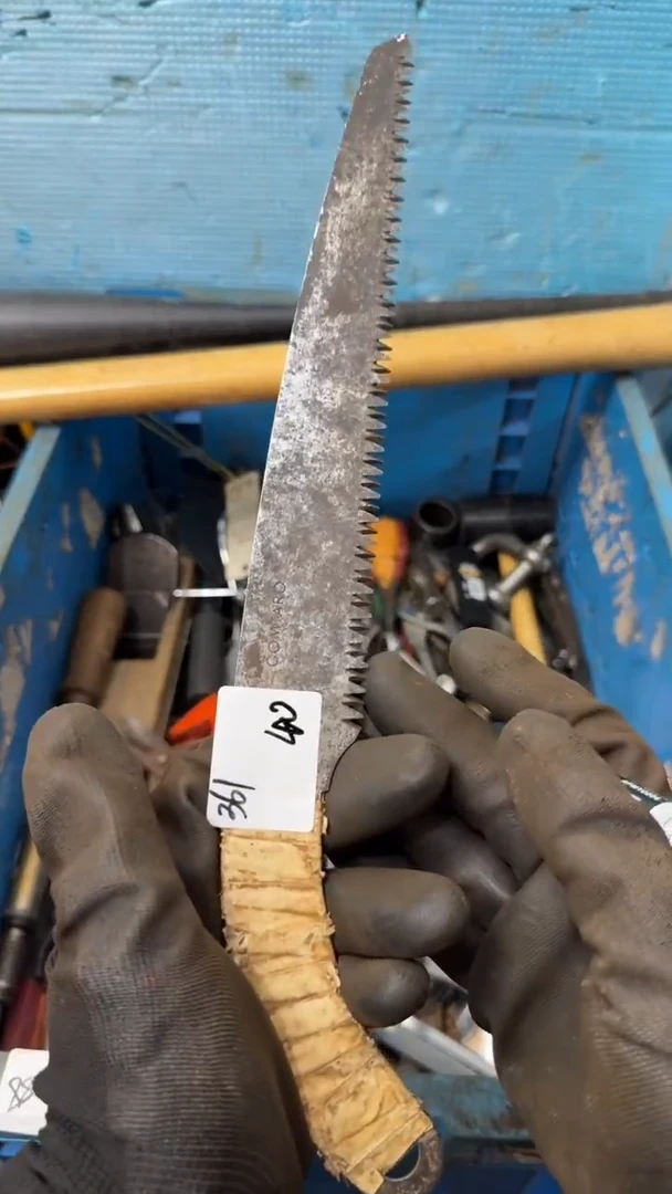 正****里家用五金工具一个