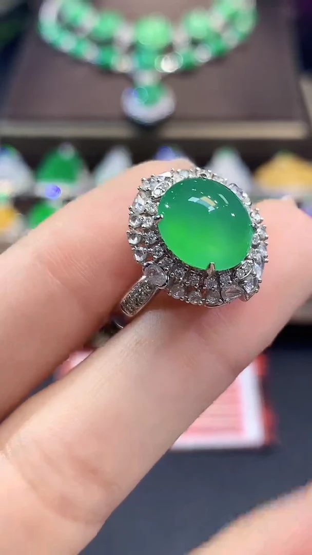 18K金镶嵌戒指翡翠A85