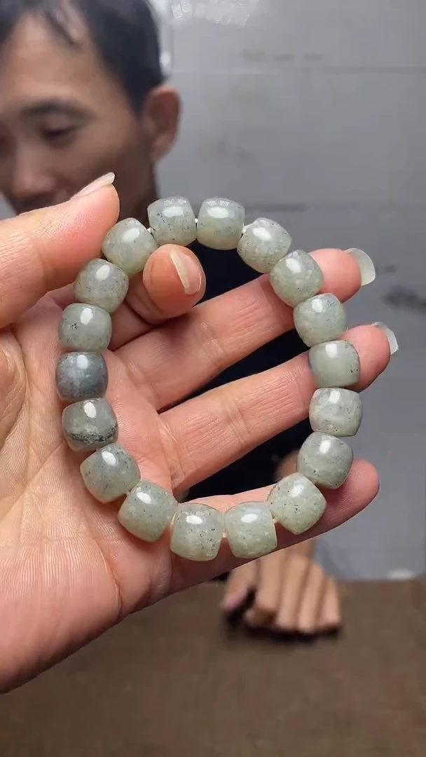 未镶嵌和田玉挂件1